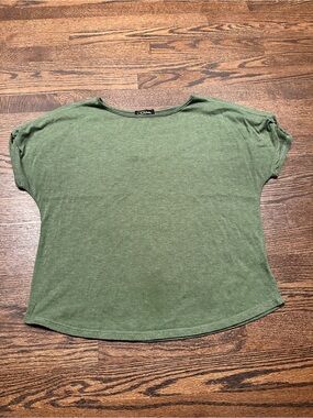 Colette Open Shoulder Green Short Sleeve Women's Tee